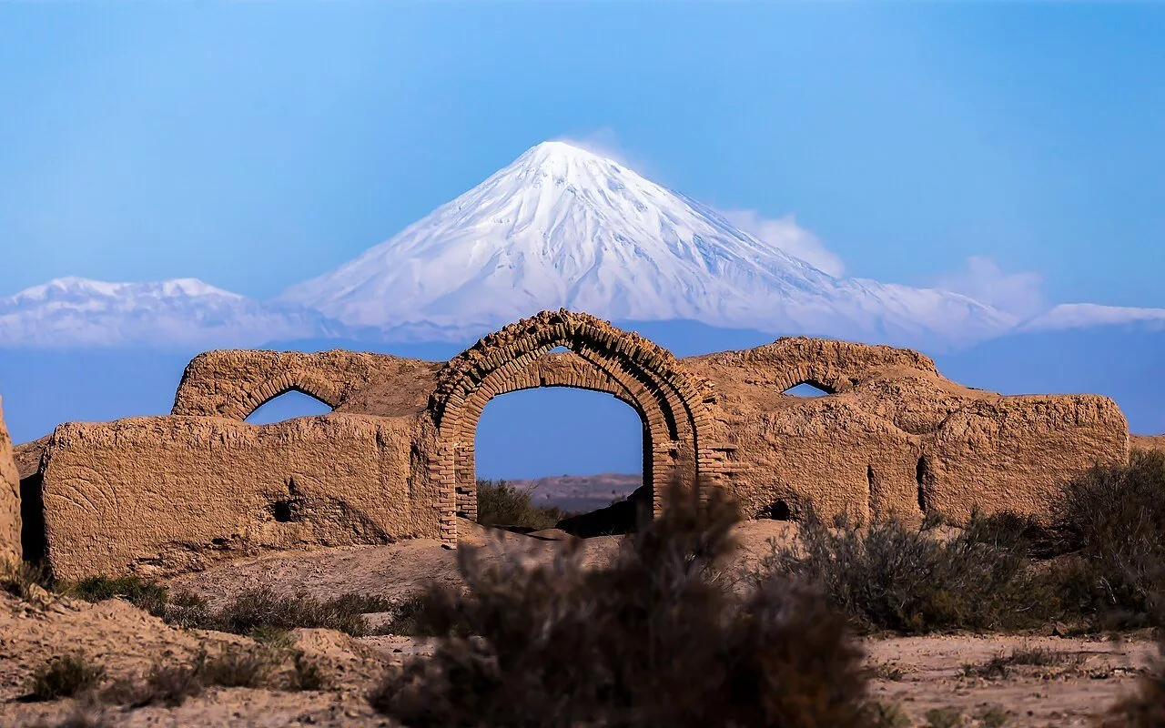 کاروانسرای دیرگچین